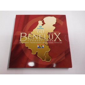 BU BENELUX 2004 - 3 séries complètes millésimées 2004 de 1 cent à 2 euro des Pays-Bas, de la Belgique et du Luxembourg ainsi qu'