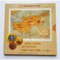 BU Chypre 2008 - Description:Le coffret BU 2008 a été tiré à 70 000 exemplaires pour le monde entier.Les 3 ornements des piè